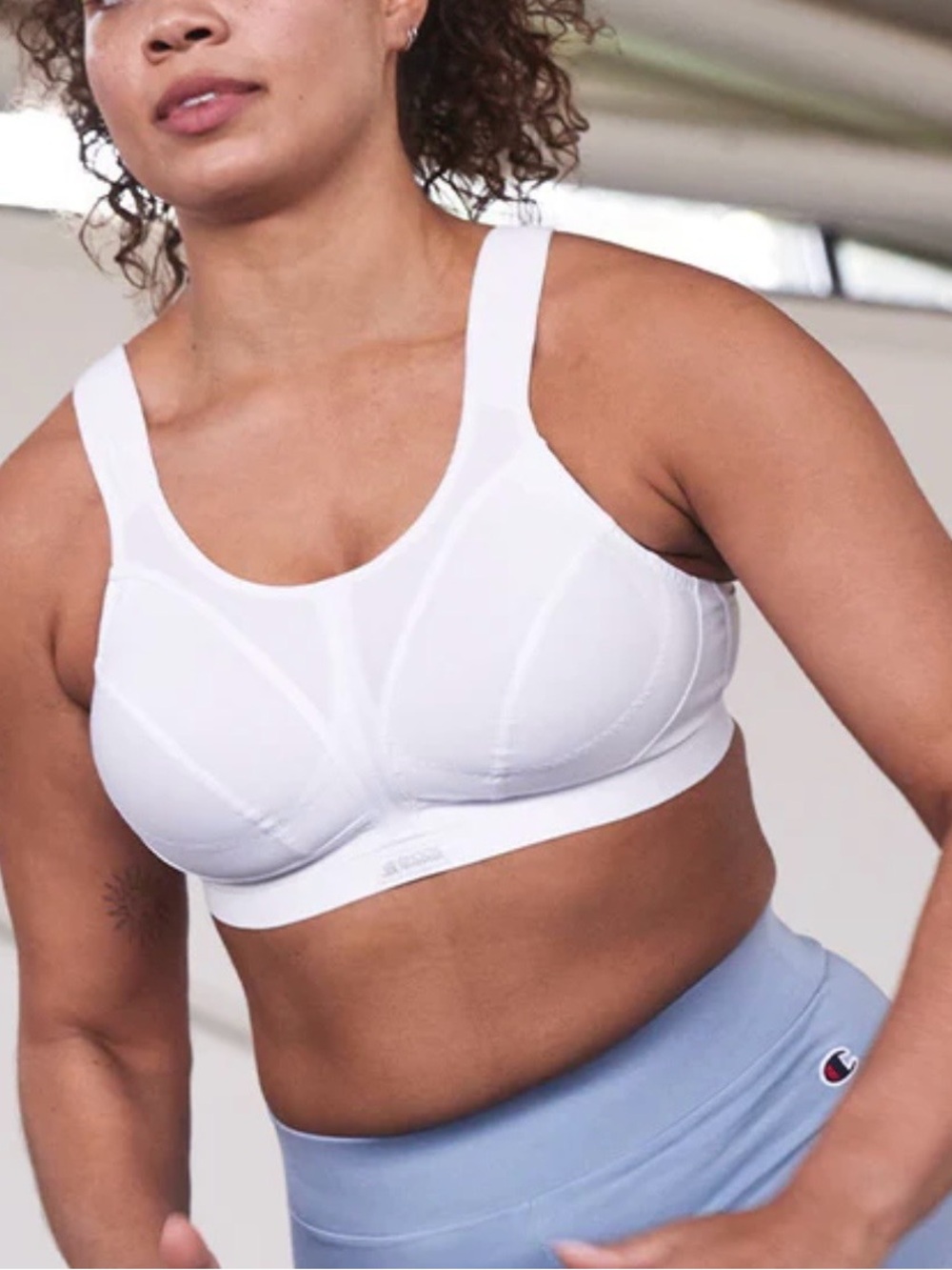White High-Impact Sports Bra with Wide Support Straps D+Classic
